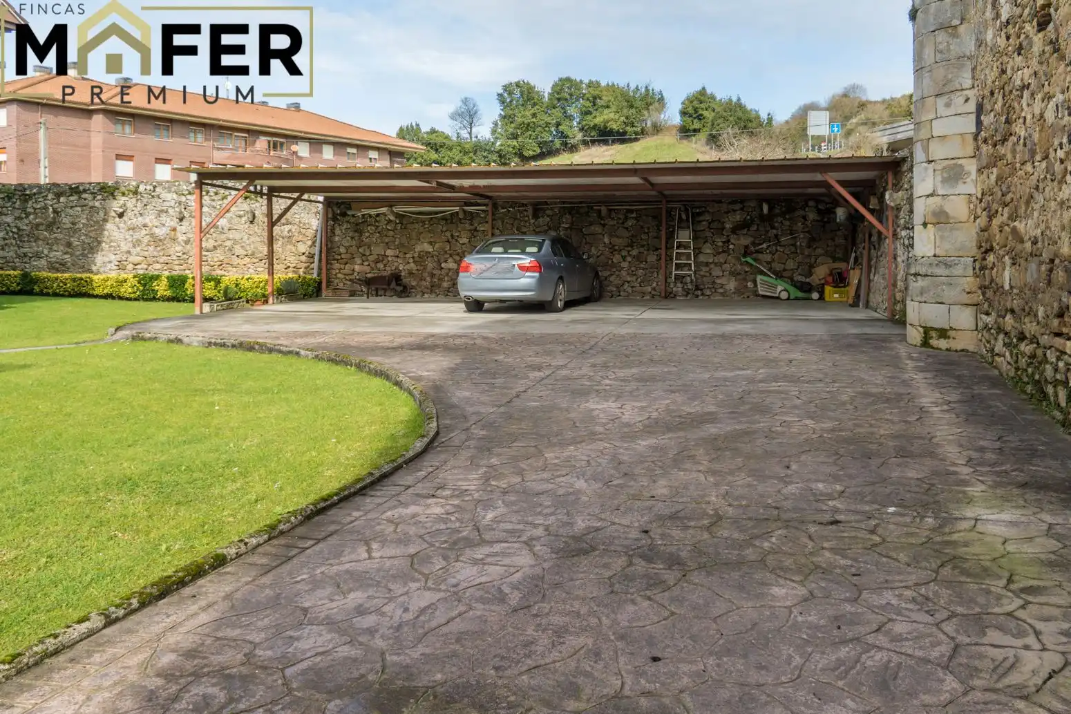 Parkplatz von Haus oder Chalet zum Verkauf in Ampuero mit Heizung, Privatgarten und Parkett