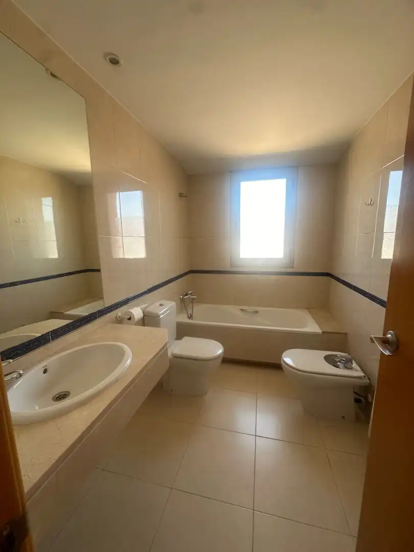 Baño de Dúplex en venta en Vilanova del Vallès con Aire acondicionado, Calefacción y Terraza