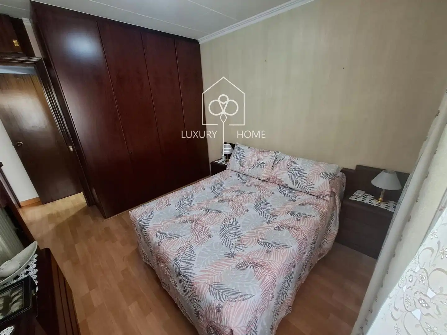 Habitación de Ático en venta en L'Hospitalet de Llobregat con Aire acondicionado, Calefacción y Parquet