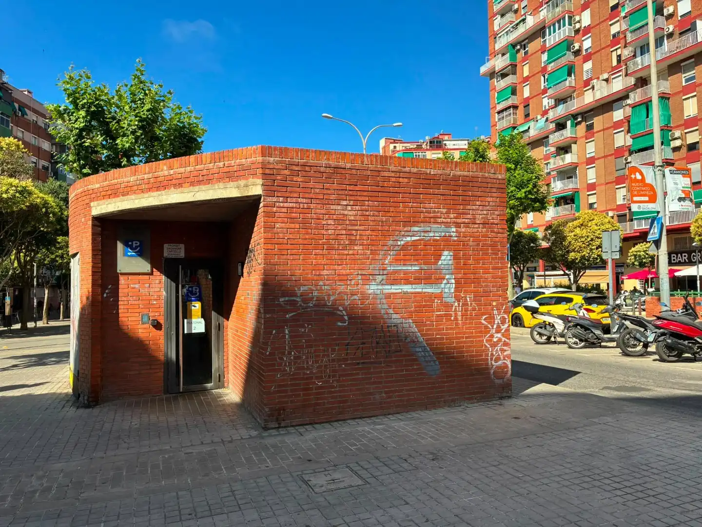 Vista exterior de Garaje en venta en Badalona