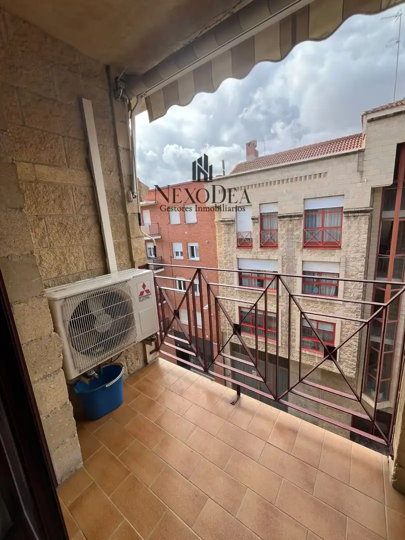 Terrassa de Pis en venda en Campo de la Juventud