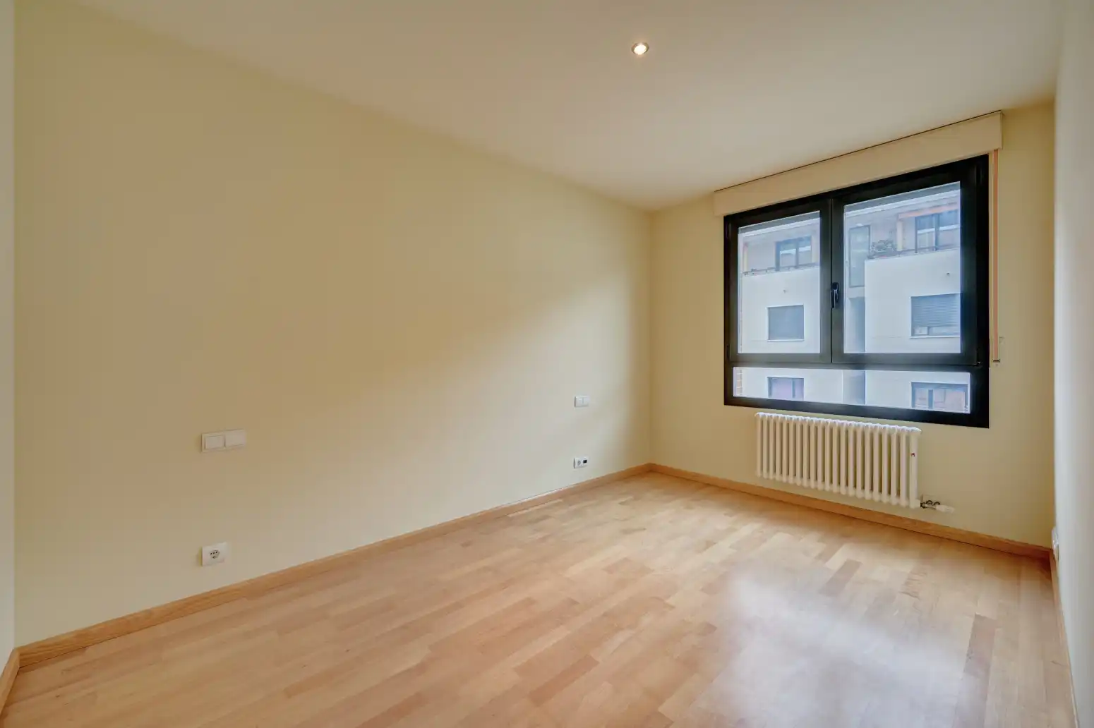 Bedroom of Flat for sale in  Pamplona / Iruña  with Heating, Private garden and Parquet flooring