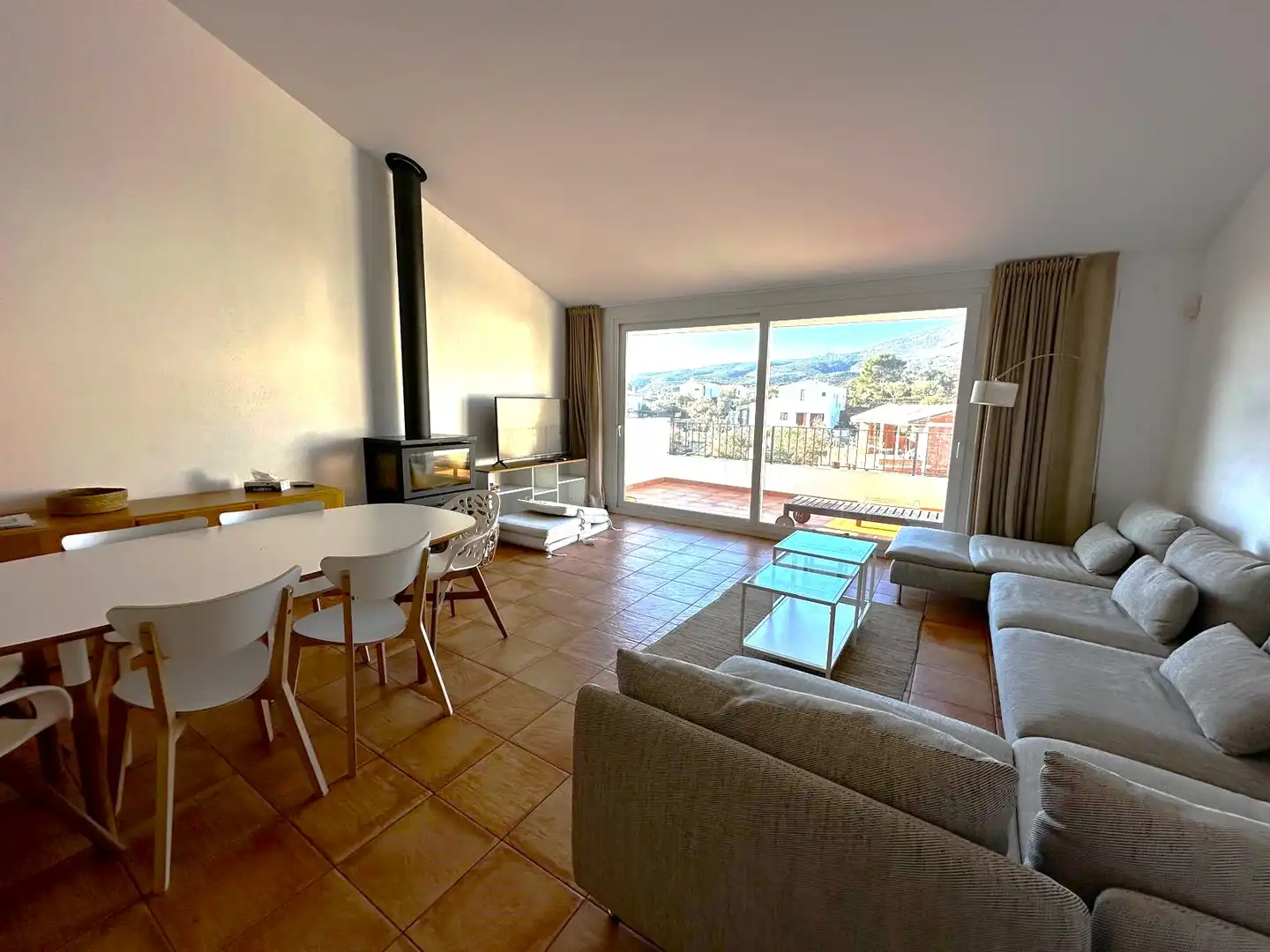 Sala d'estar de Casa o xalet en venda en Cadaqués amb Moblat