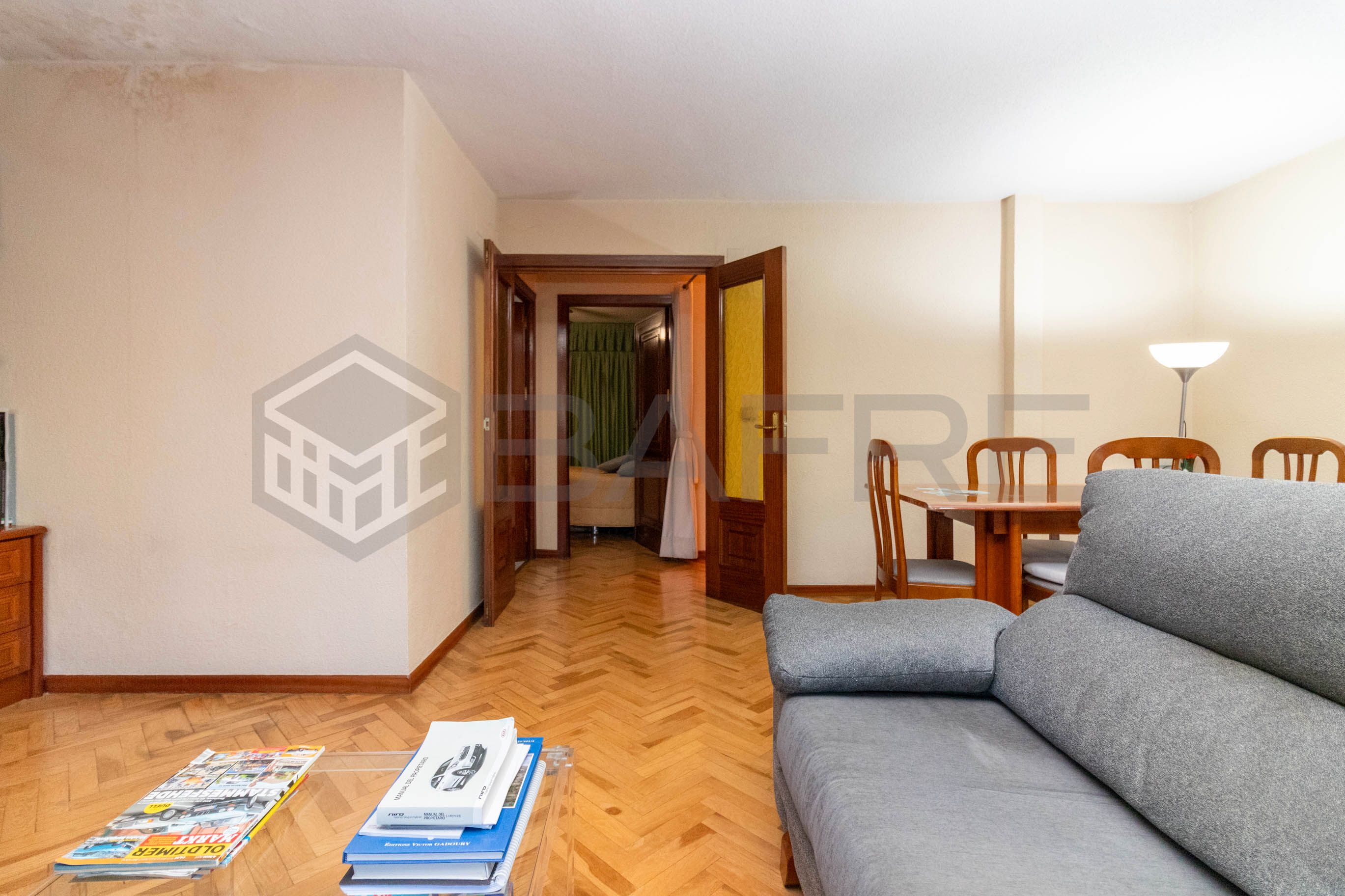 Living room of Flat for sale in  Madrid Capital  with Air Conditioner, Heating and Parquet flooring