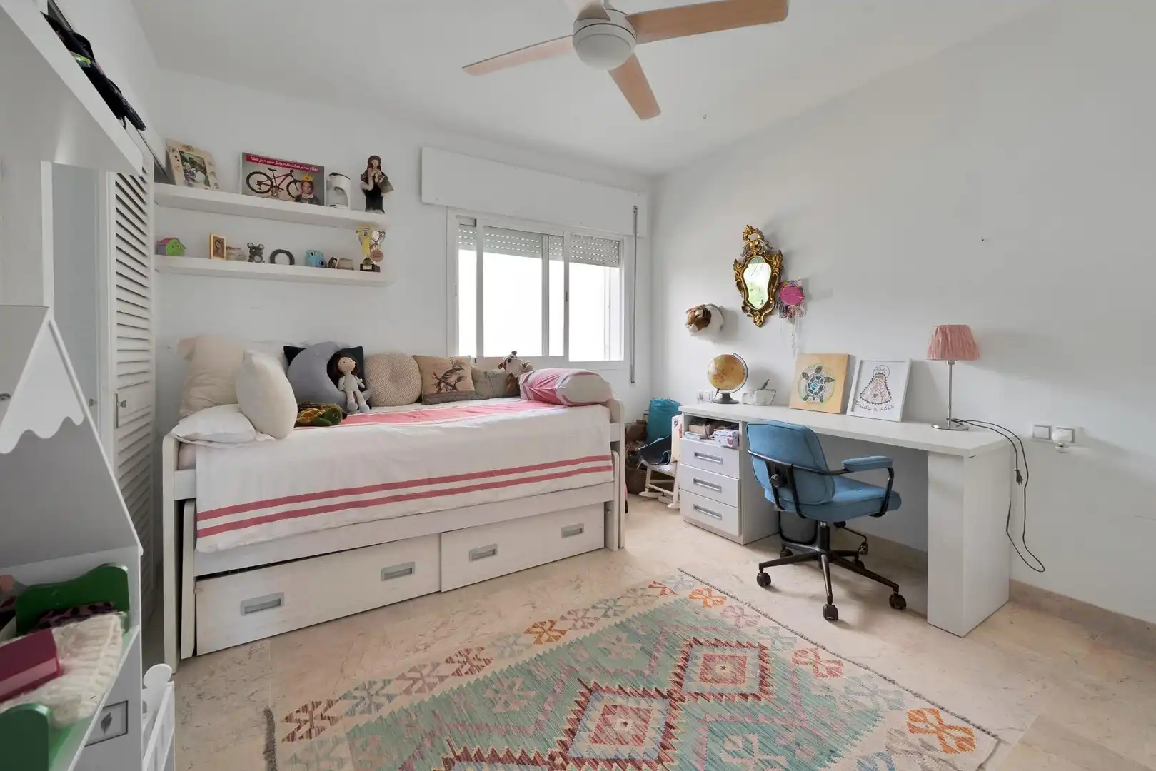 Habitación de Casa adosada en venta en Marbella con Aire acondicionado, Terraza y Trastero