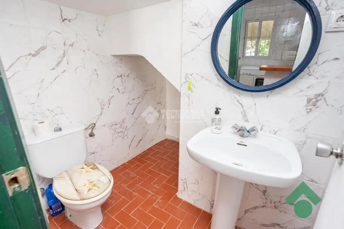 Bathroom of Detached homes for sale in Algeciras
