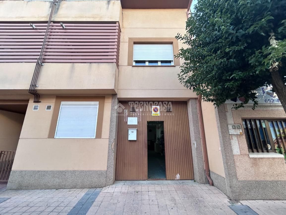 Exterior view of Premises for sale in Arroyo de la Encomienda