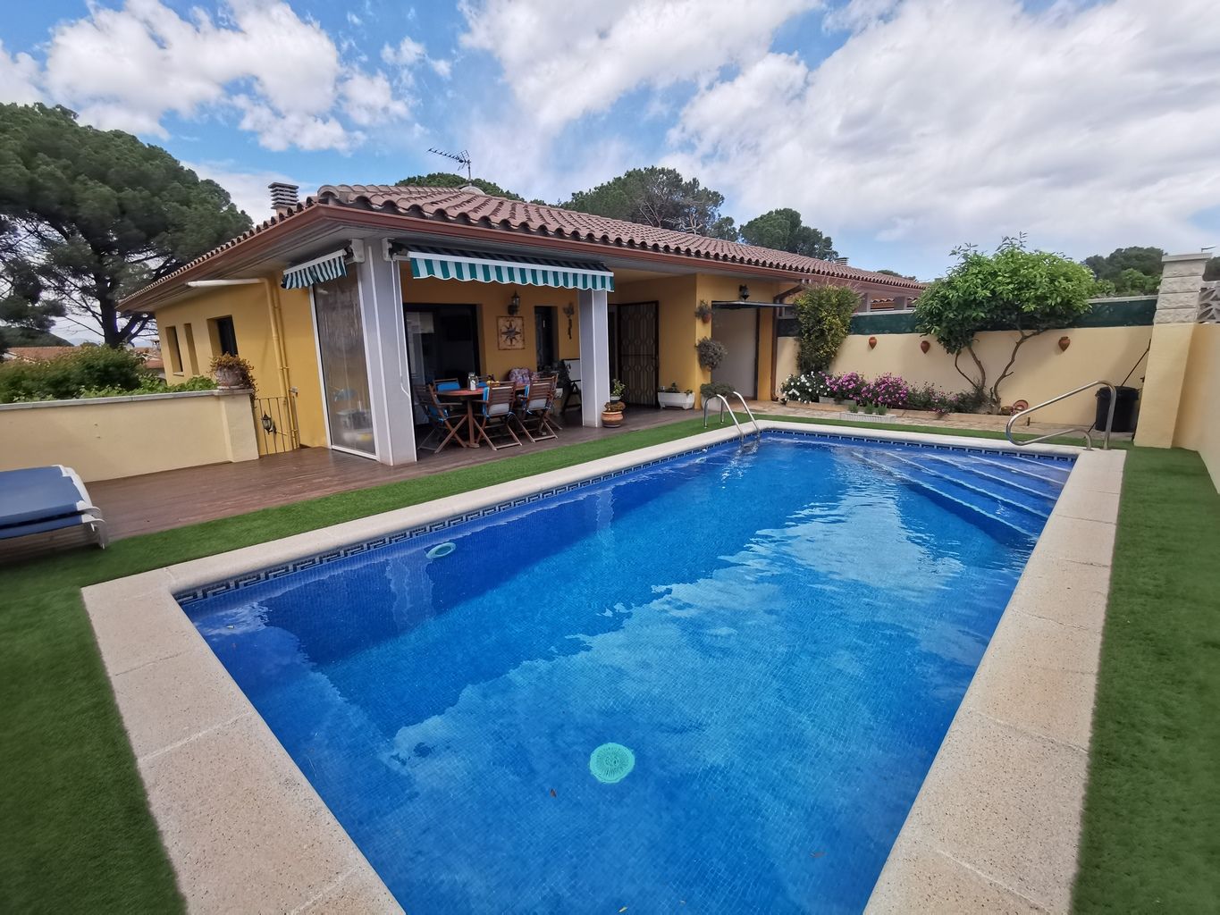 House or chalet for sale in Carrer Cantallops, 9, Riells