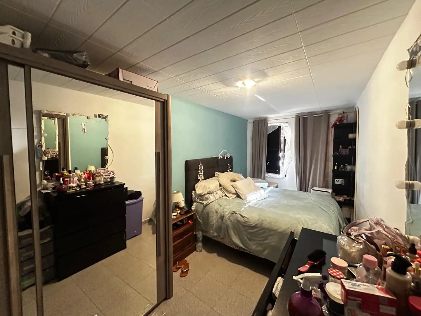 Dormitori de Casa o xalet en venda en L'Hospitalet de Llobregat