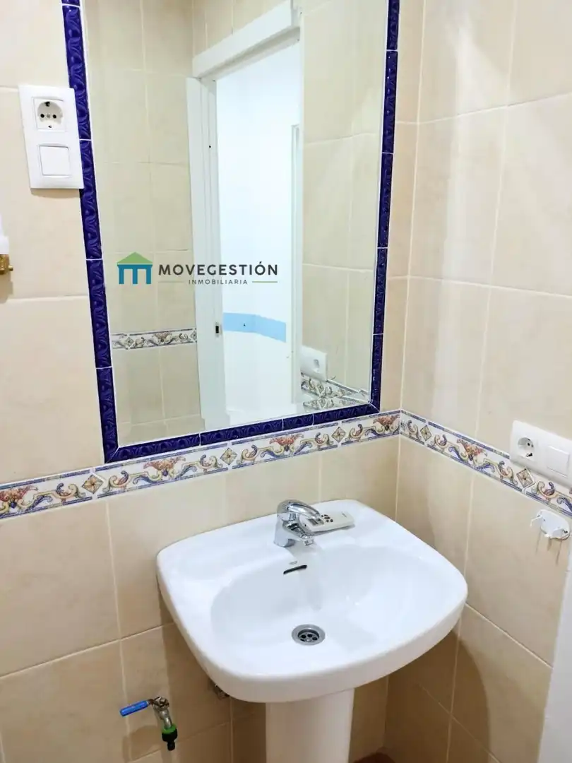 Local comercial en venda a Villamartín, imagen 5