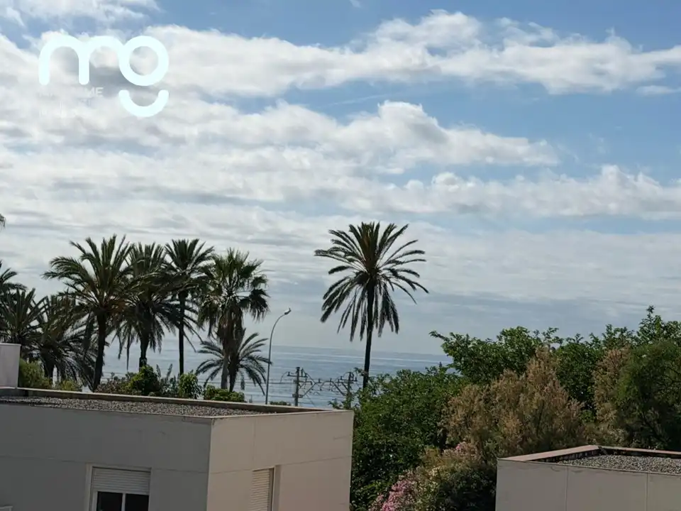 Vista exterior de Casa adosada en venta en Premià de Mar con Aire acondicionado, Calefacción y Jardín privado