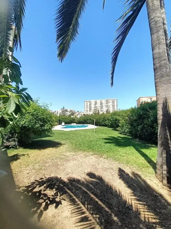 Piscina de Casa adosada en venda en Benalmádena amb Aire condicionat, Jardí privat i Piscina comunitària