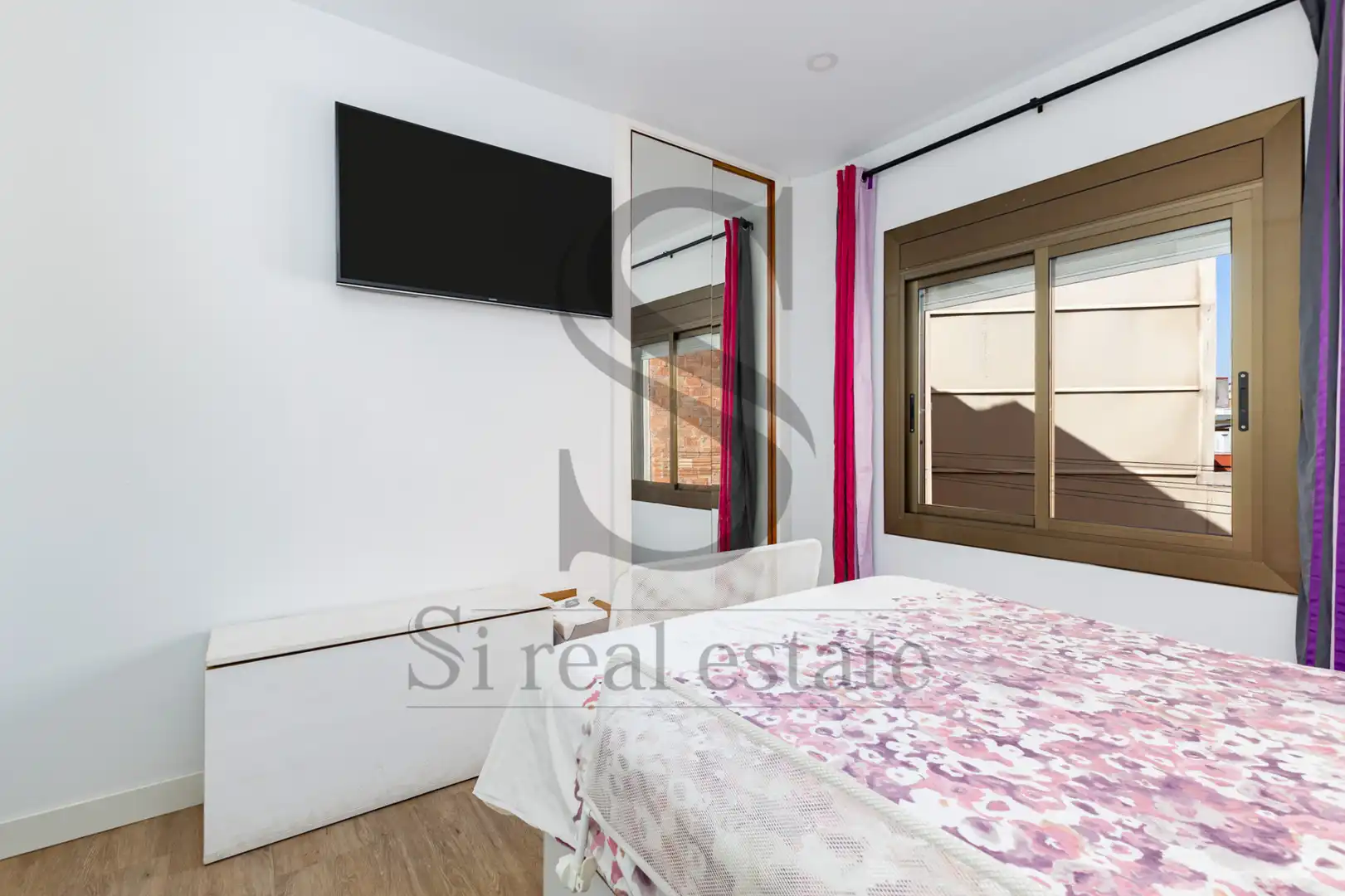 Bedroom of Attic for sale in Barcelona  with Air Conditioner, Heating and Parquet flooring