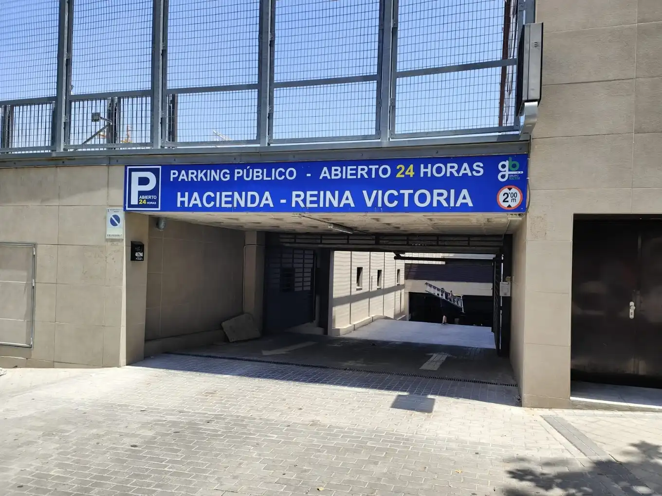 Parkplatz von Garage zur Miete in Madrid mit Alarm