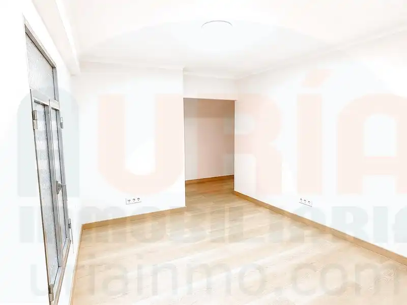 Wohnzimmer von Wohnung zur Miete in Oviedo 