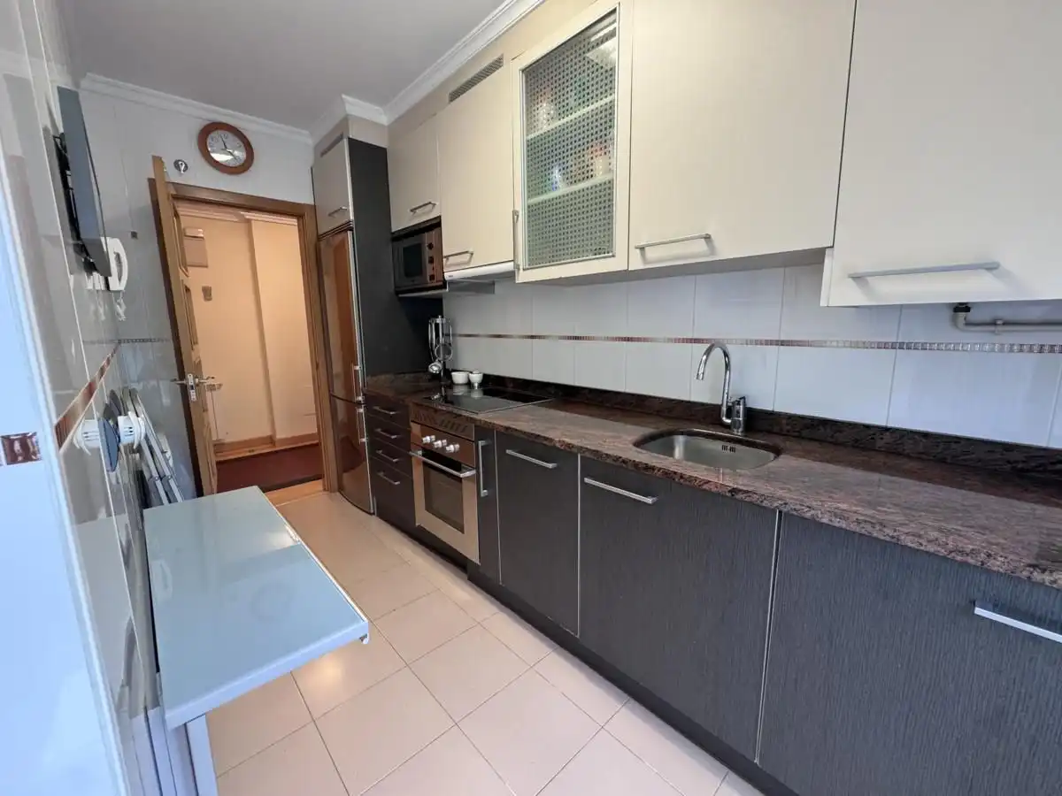 Küche von Wohnung zum Verkauf in Llanes mit Heizung, Privatgarten und Terrasse