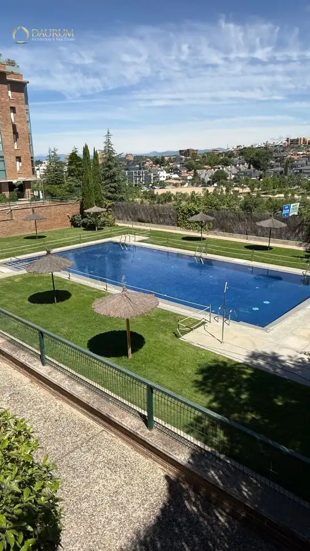 Piscina de Ático en venta en Madrid con Aire acondicionado, Calefacción y Terraza