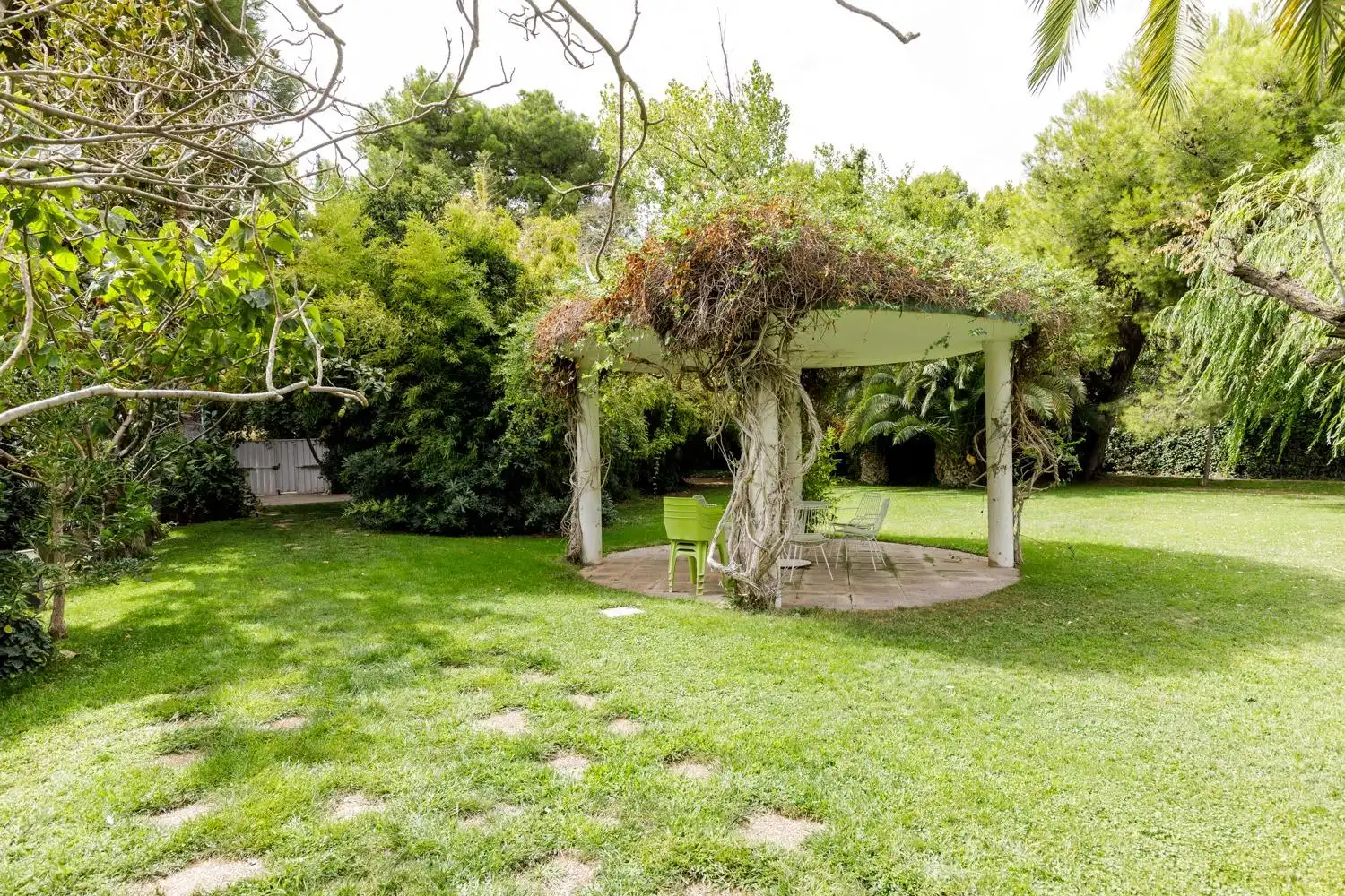Jardí de Casa o xalet en venda en Zaragoza amb Aire condicionat, Calefacció i Jardí privat