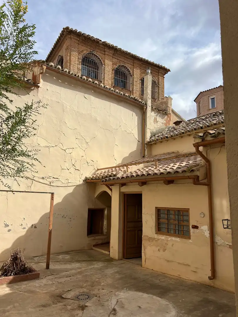 Vista exterior de Edifici en venda en Manzanares