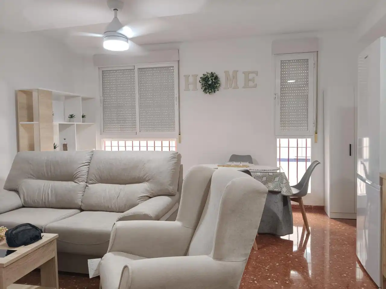 Sala de estar de Planta baja de alquiler en Lucena con Terraza, Trastero y Amueblado