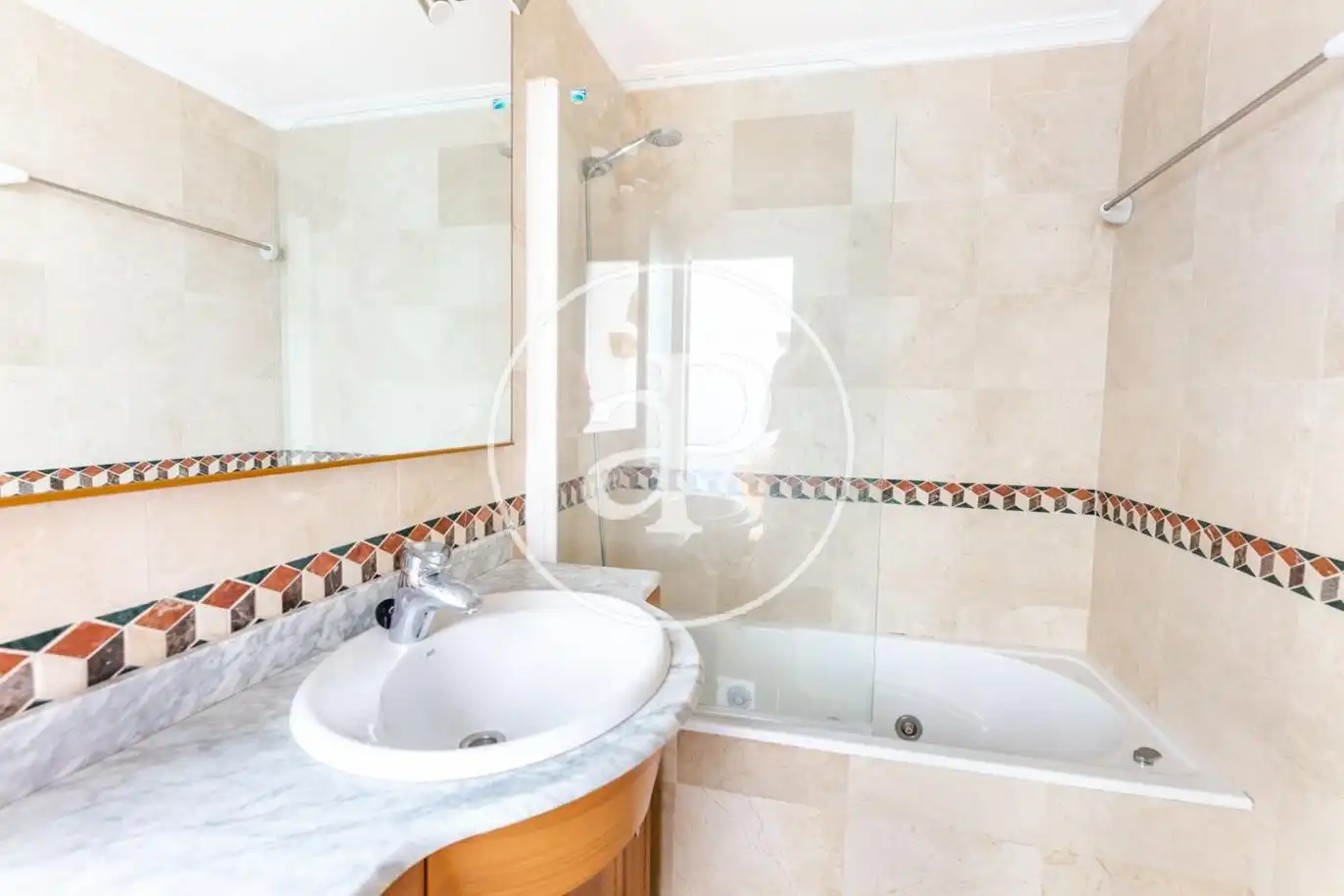 Badezimmer von Einfamilien-Reihenhaus zur Miete in Llucmajor mit Klimaanlage, Heizung und Privatgarten