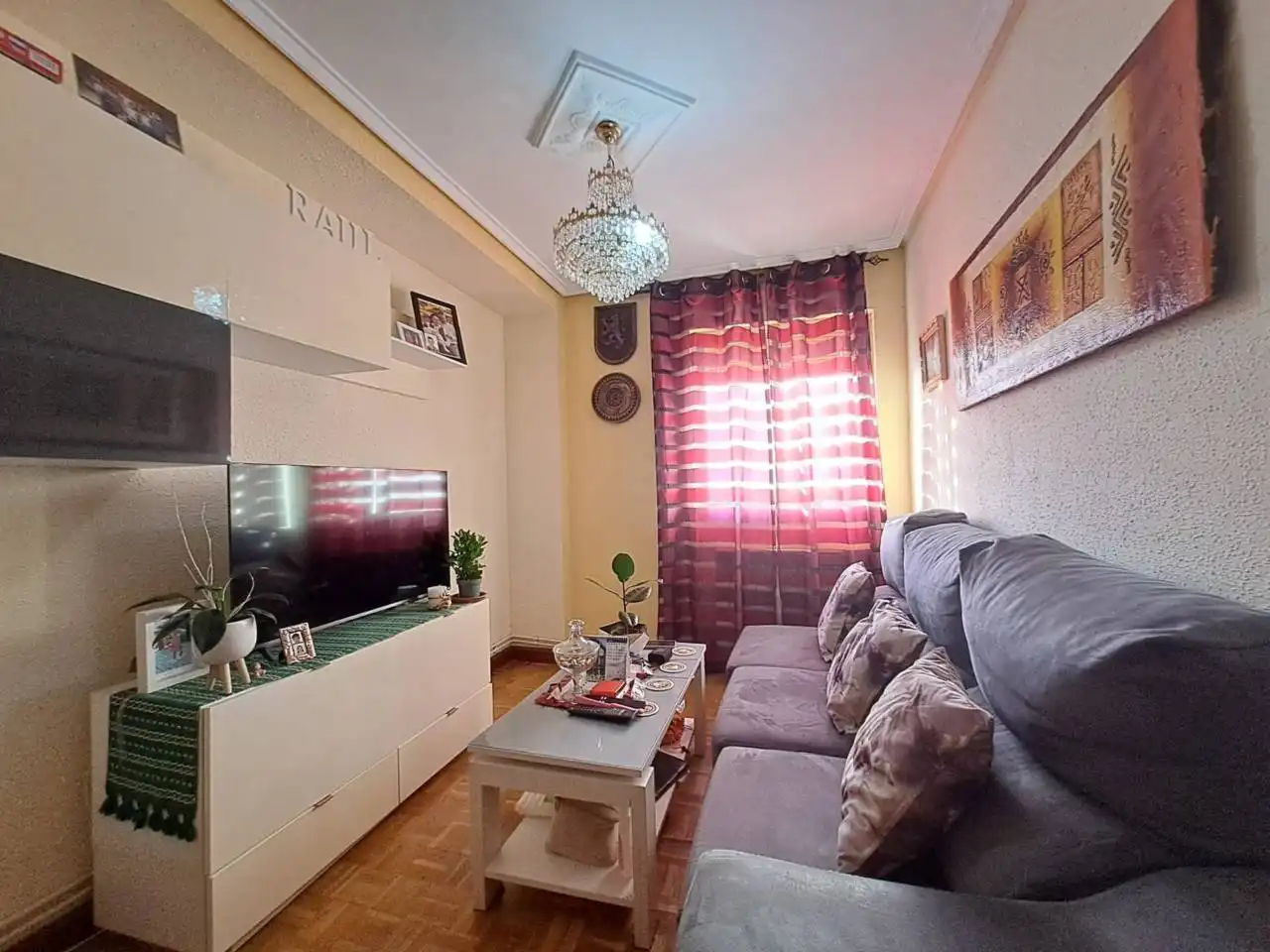 Sala d'estar de Pis en venda en Burgos amb Calefacció i Parquet