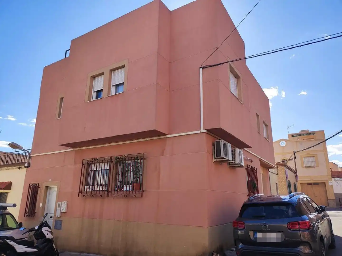 Vista exterior de Casa adosada en venda en Almería