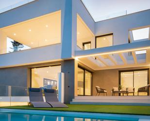 Exterior view of House or chalet for sale in Estepona  with Air Conditioner, Terrace and Swimming Pool