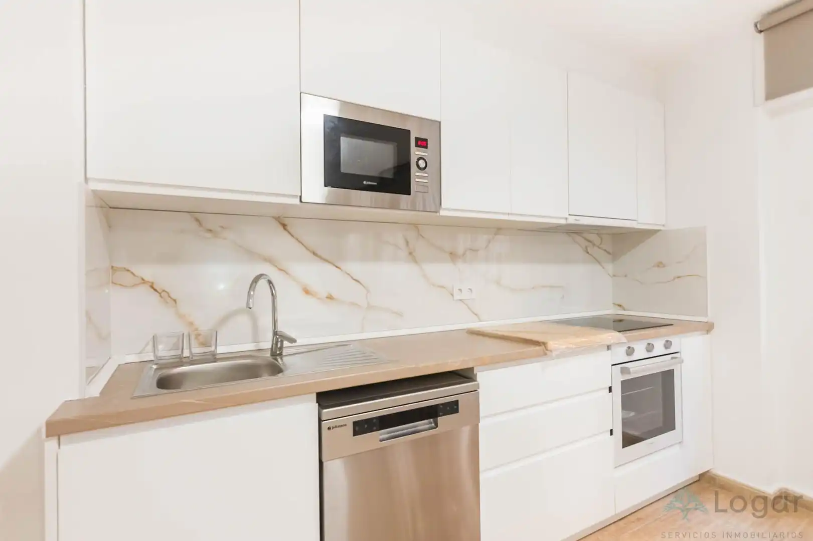 Kitchen of Flat for share in Norte