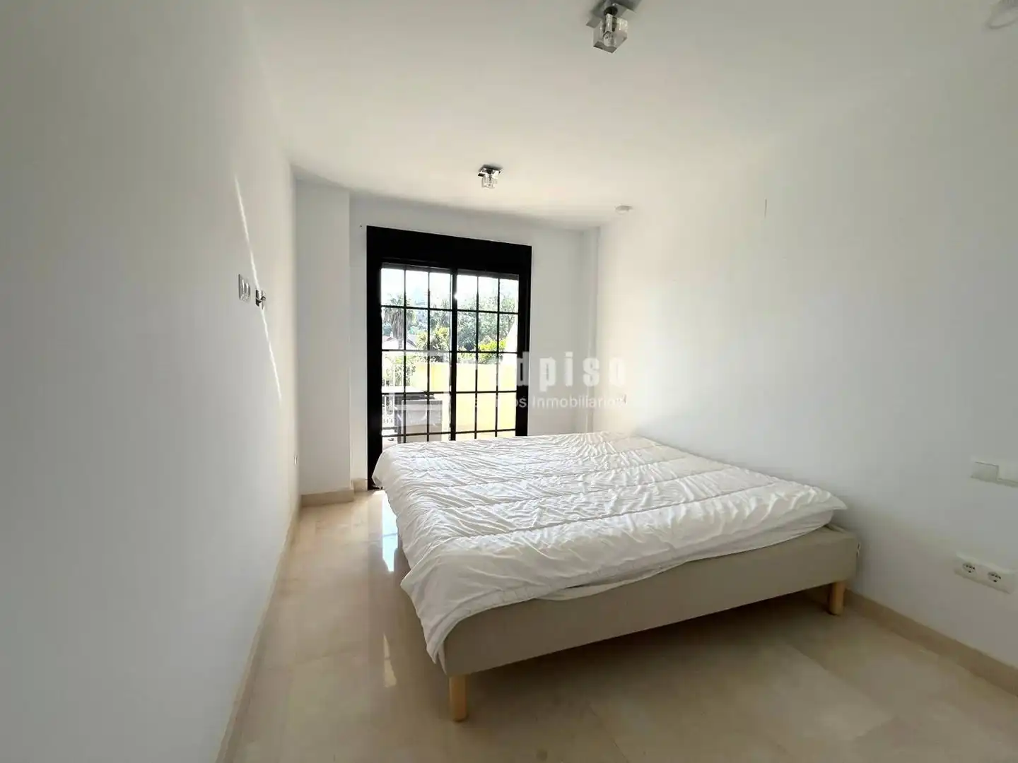 Bedroom of Flat for sale in Benalmádena  with Air Conditioner, Heating and Private garden