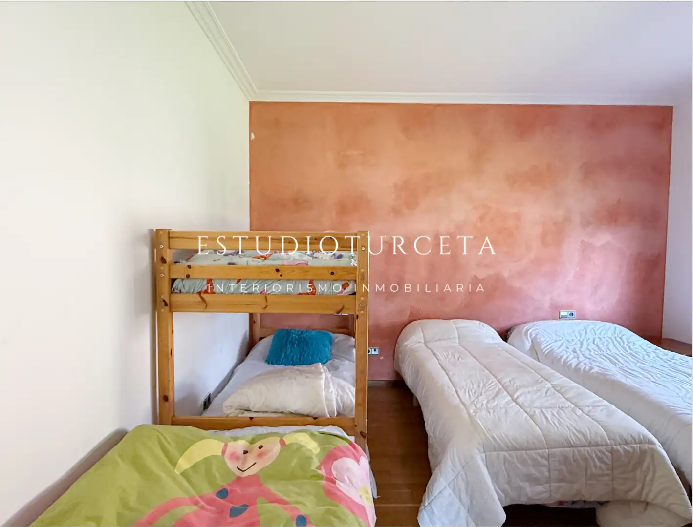 Dormitori de Casa o xalet en venda en Llagostera amb Calefacció, Jardí privat i Forn