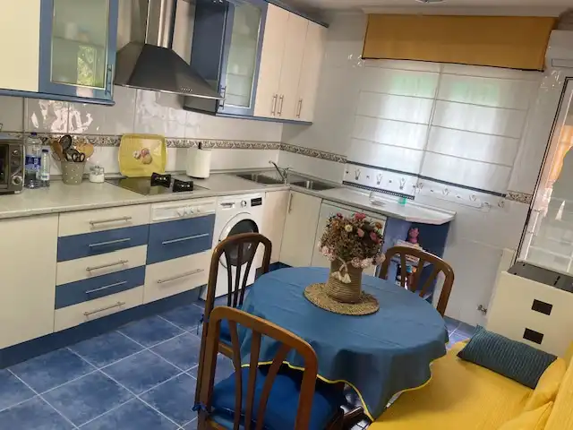 Cuina de Casa o xalet en venda en Olías del Rey amb Aire condicionat, Calefacció i Jardí privat