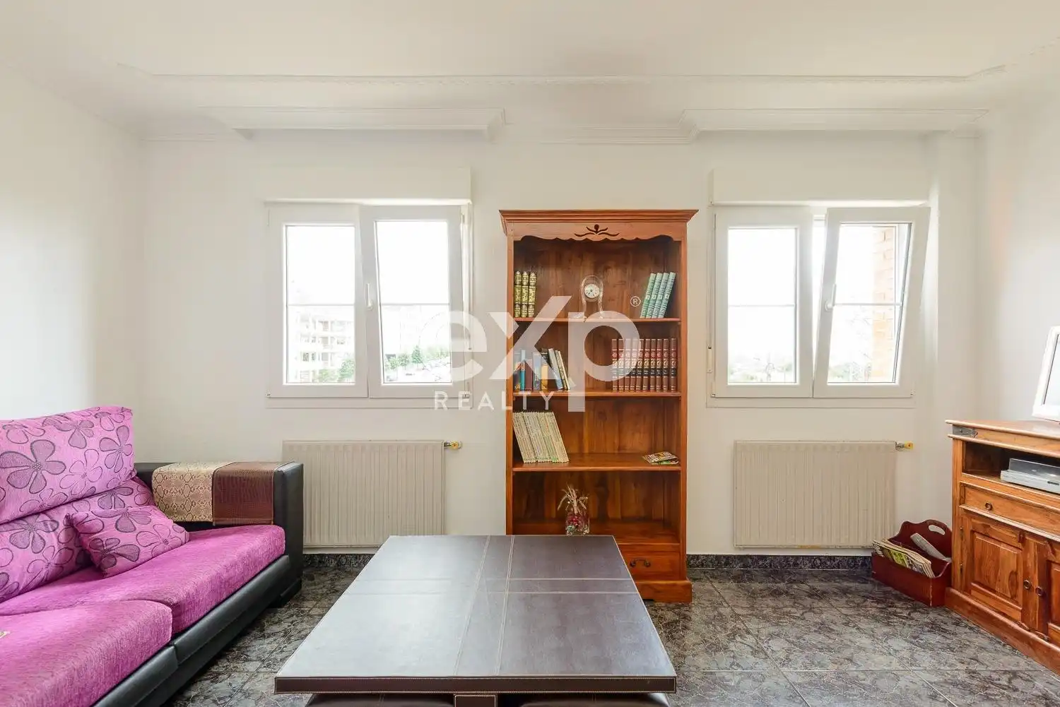 Sala d'estar de Pis en venda en Gijón  amb Calefacció i Moblat