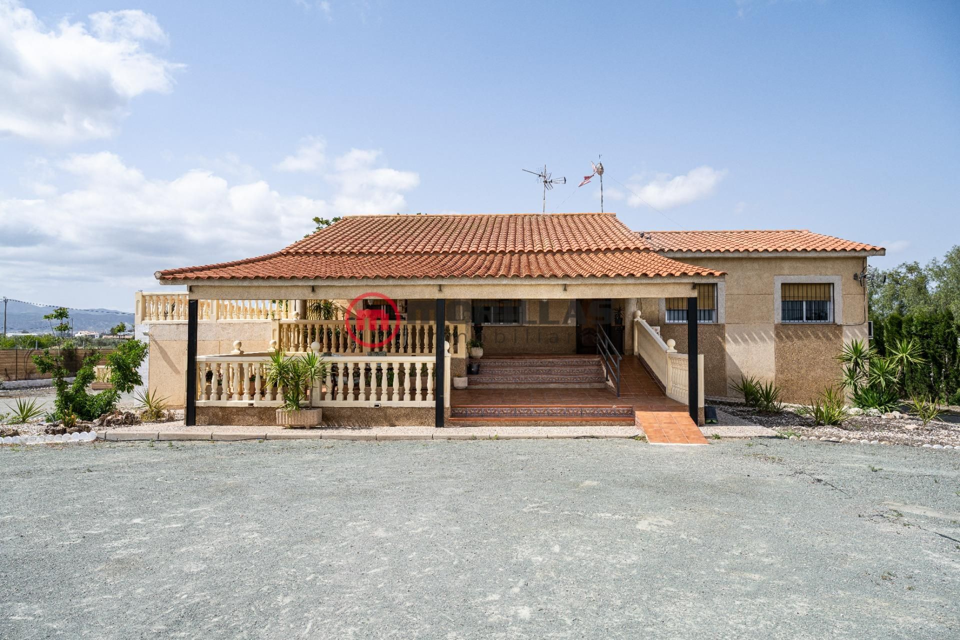 Vista exterior de Casa o xalet en venda en Puerto Lumbreras amb Aire condicionat, Calefacció i Terrassa