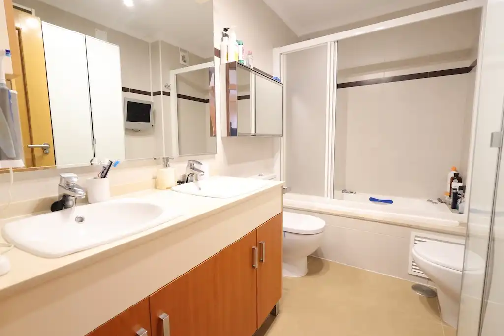 Baño de Apartamento en venta en Pilar de la Horadada con Aire acondicionado, Calefacción y Terraza