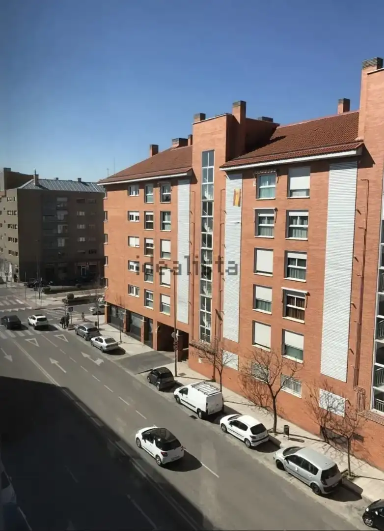 Exterior view of Flat for rent in San Sebastián de los Reyes  with Air Conditioner, Furnished and Oven