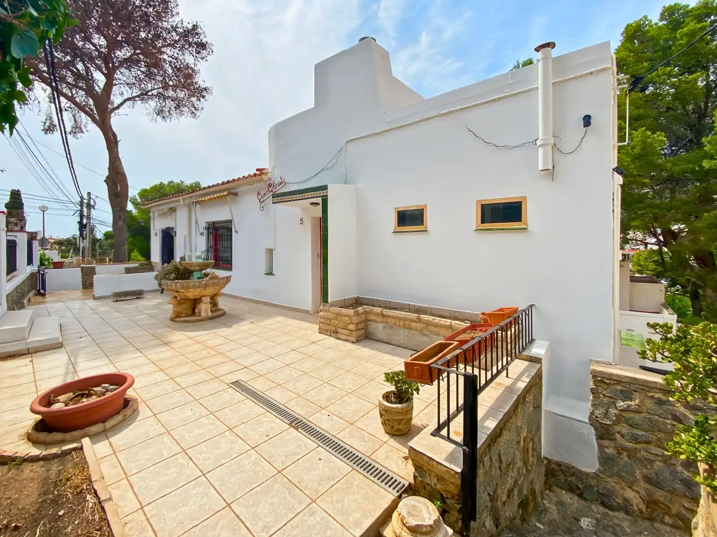 Vista exterior de Casa o xalet en venda en Roses amb Aire condicionat, Calefacció i Terrassa