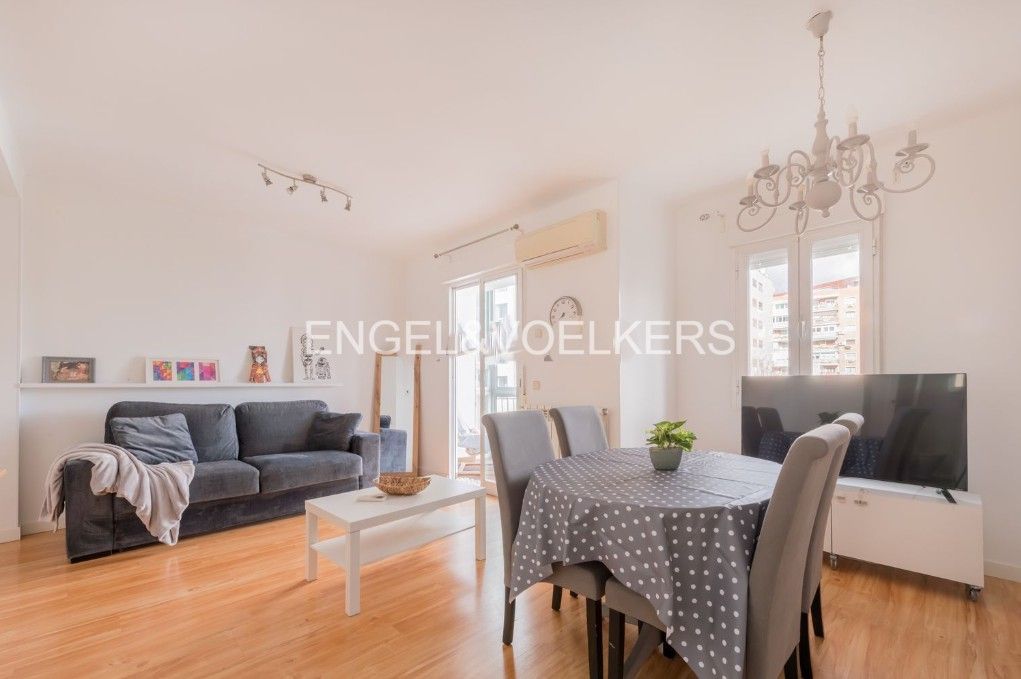 Vista exterior de Apartament de lloguer en  Madrid Capital amb Aire condicionat, Calefacció i Terrassa