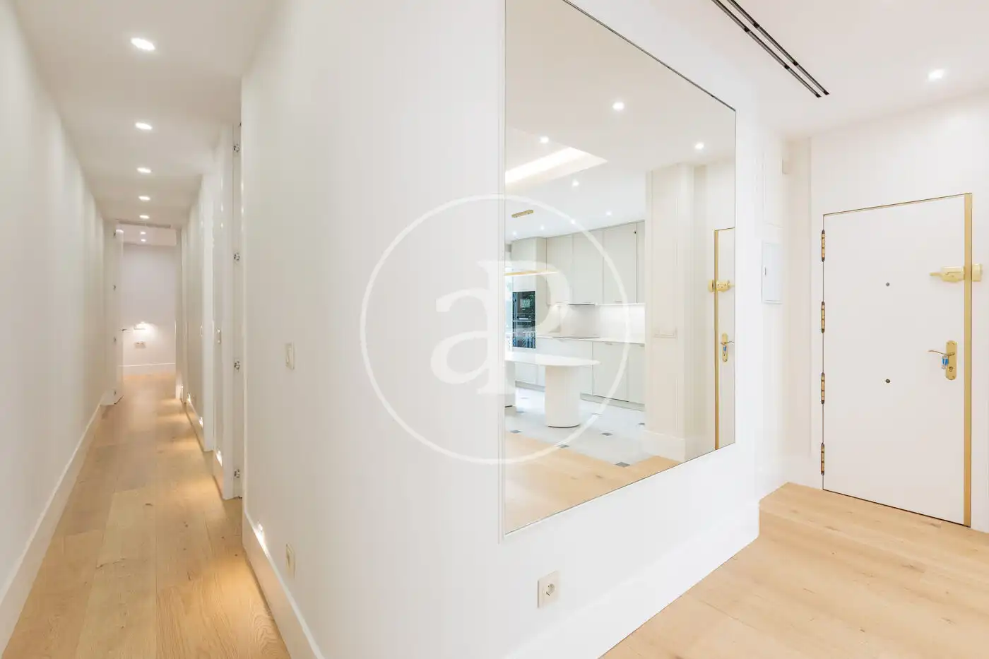 Flat for sale in Madrid  with Air Conditioner and Heating