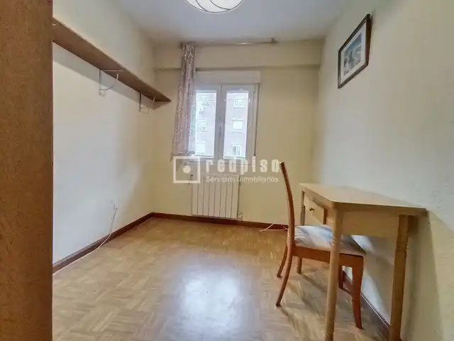 Habitación de Piso en venta en Madrid con Calefacción, Parquet y Terraza