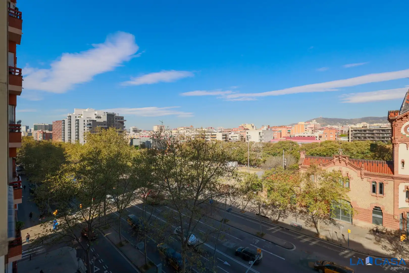 Exterior view of Flat for sale in  Barcelona Capital  with Balcony