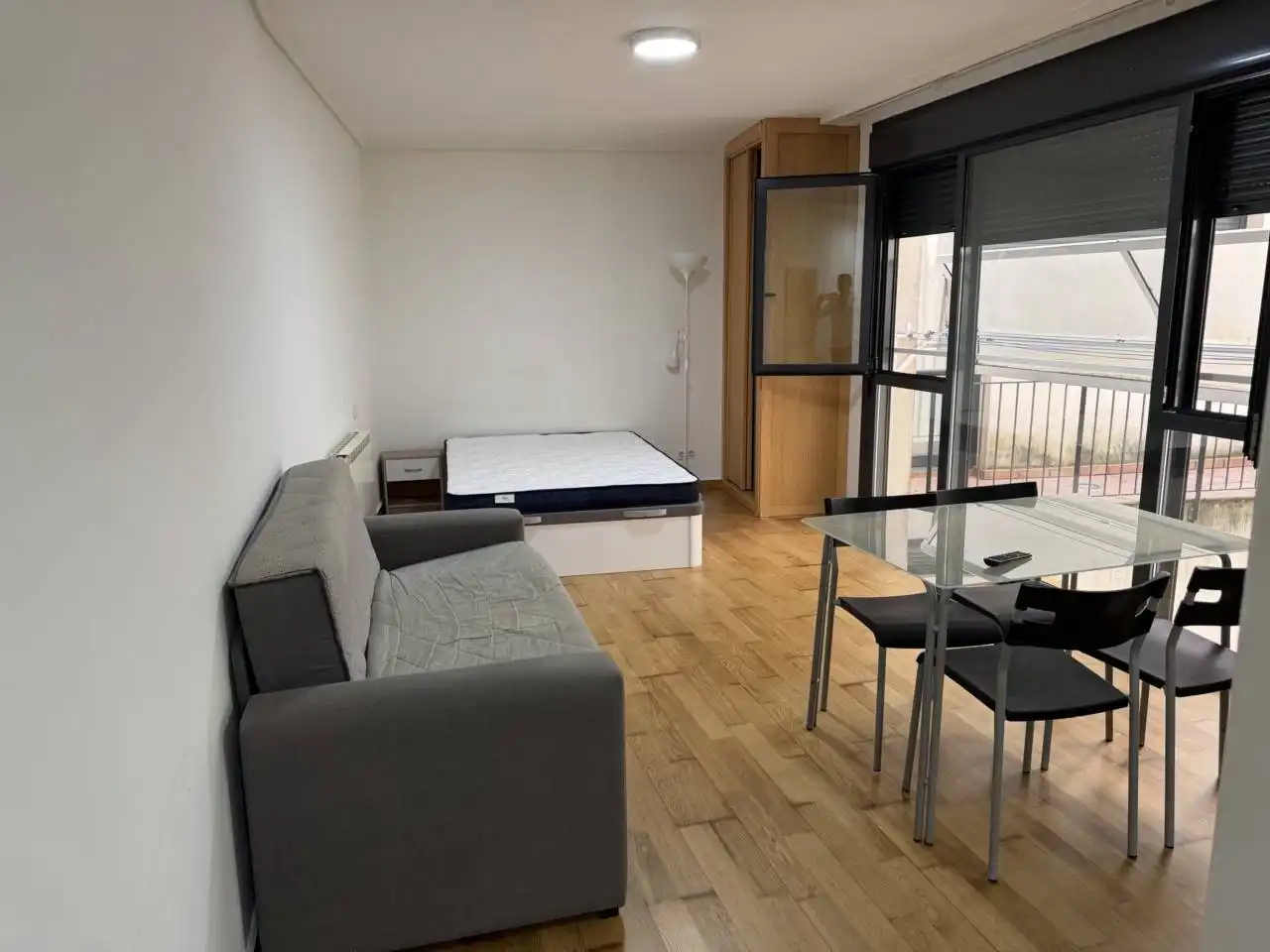 Wohnzimmer von Wohnung zur Miete in Vigo  mit Heizung, Parkett und Möbliert