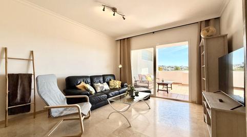 Foto 4 de Apartamento en venta en Avenida de la Resina, 1, La Concha - Resina Golf, Estepona