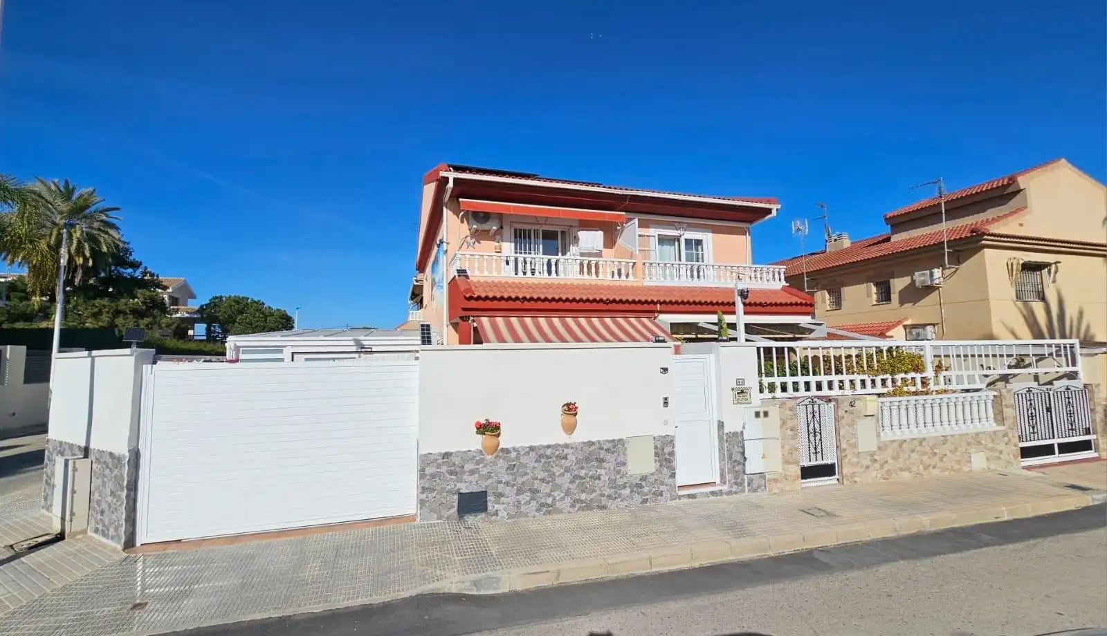 Dúplex con jardín en venta en Santiago de la Ribera