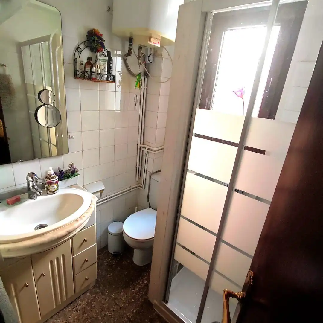 Badezimmer von Wohnung zum Verkauf in Barbastro mit Heizung und Balkon