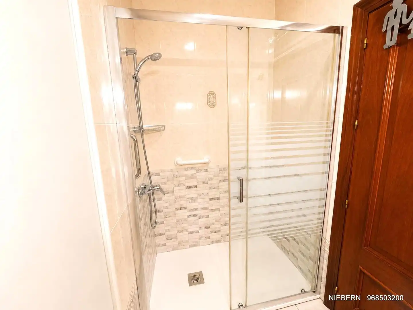 Baño de Piso de alquiler en Cartagena con Aire acondicionado, Amueblado y Horno