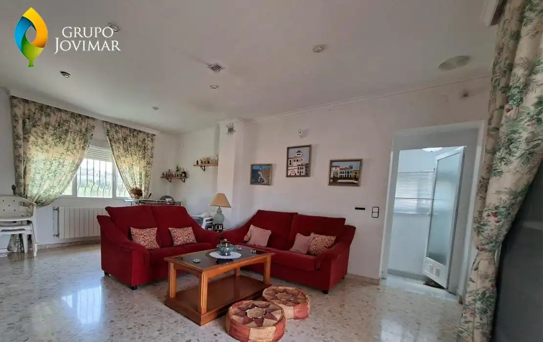 Sala de estar de Casa o chalet en venta en Guadix con Calefacción, Piscina y Amueblado