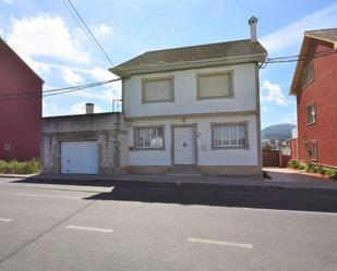 Vista exterior de Casa o xalet en venda en Noia amb Terrassa