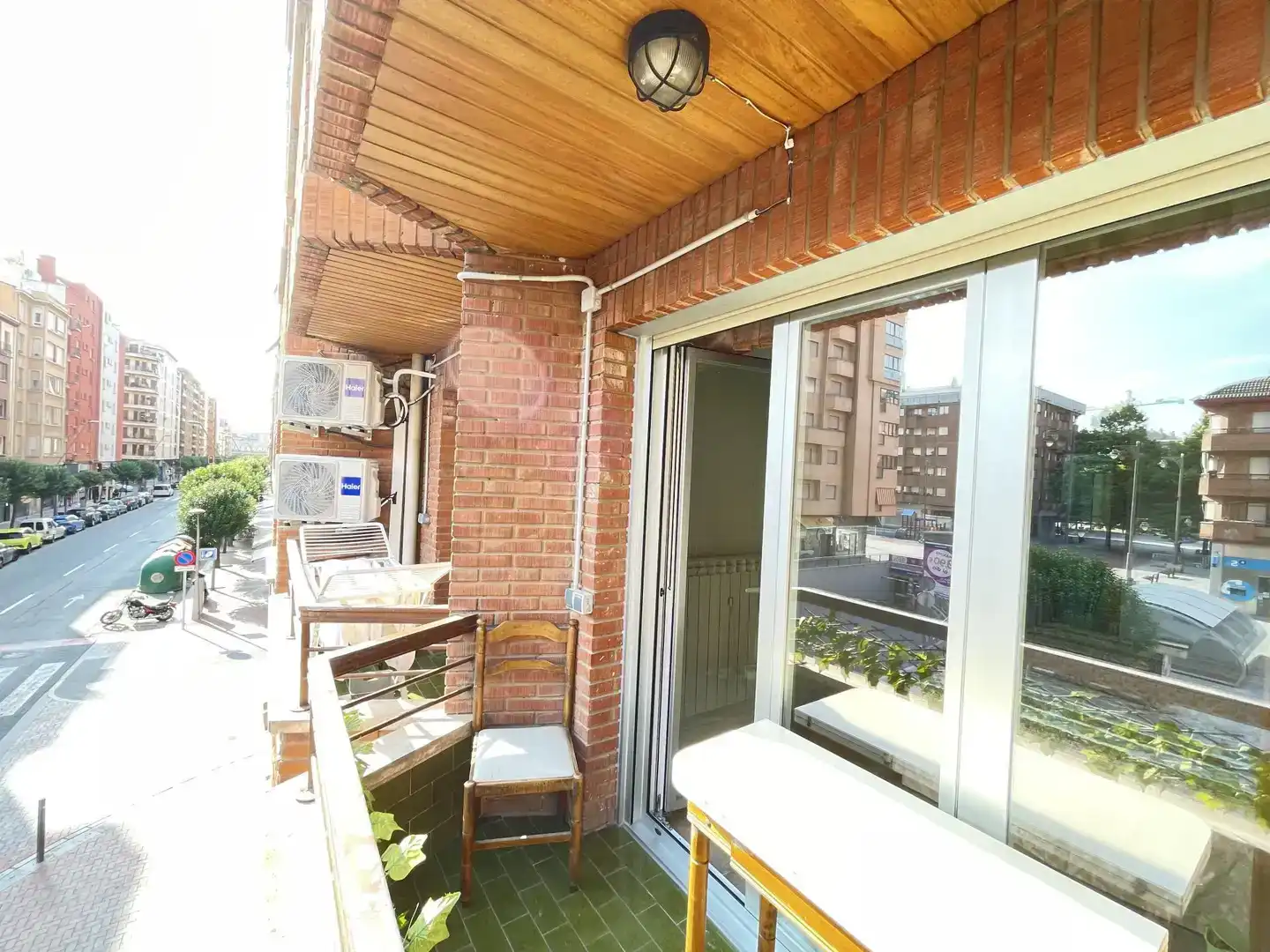 Balcony of Flat for share in  Logroño  with Air Conditioner, Parquet flooring and Furnished
