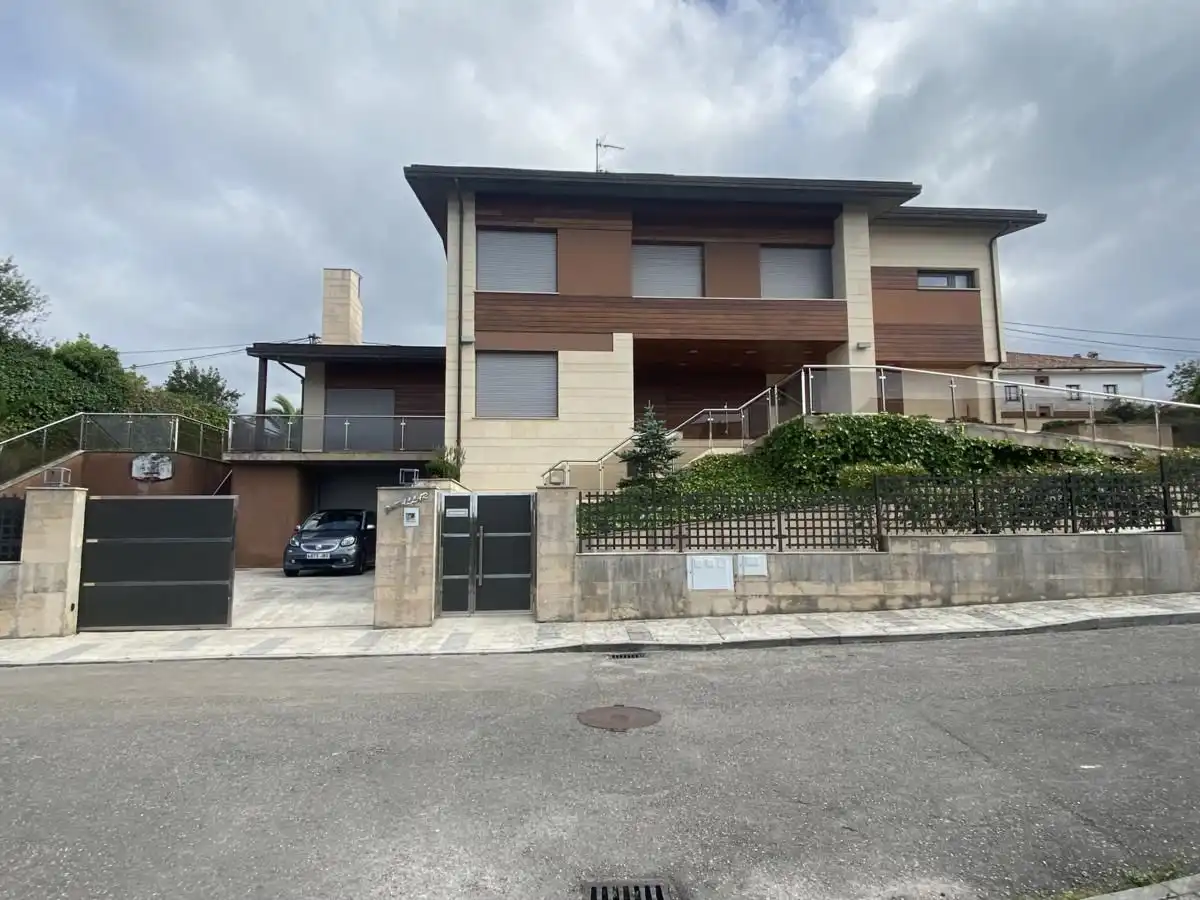 Vista exterior de Casa o chalet en venta en Llanes con Calefacción, Jardín privado y Terraza
